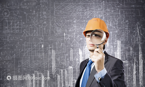 建筑輕的工程師與放大鏡的素描背景 現(xiàn)代建筑工程中的精密與詩(shī)意